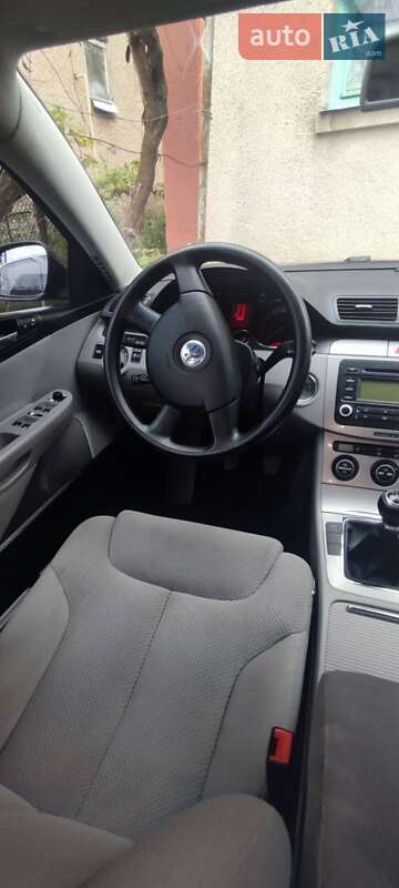 Седан Volkswagen Passat 2005 в Тячеве