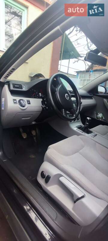 Седан Volkswagen Passat 2005 в Тячеве