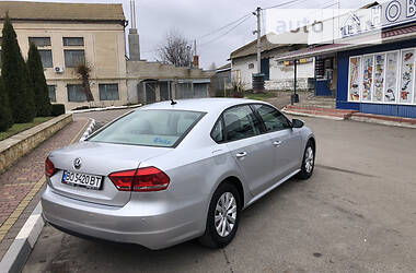 Седан Volkswagen Passat 2012 в Тростянце