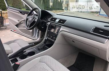 Седан Volkswagen Passat 2012 в Тростянце