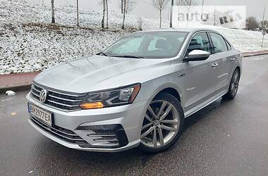 Седан Volkswagen Passat 2017 в Києві