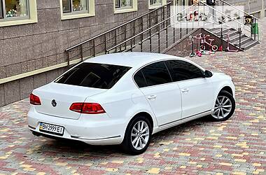 Седан Volkswagen Passat 2013 в 