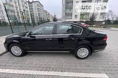 Седан Volkswagen Passat 2012 в Ивано-Франковске