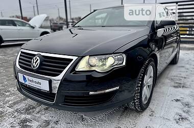 Хэтчбек Volkswagen Passat 2010 в Ровно