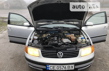 Седан Volkswagen Passat 1999 в Черновцах