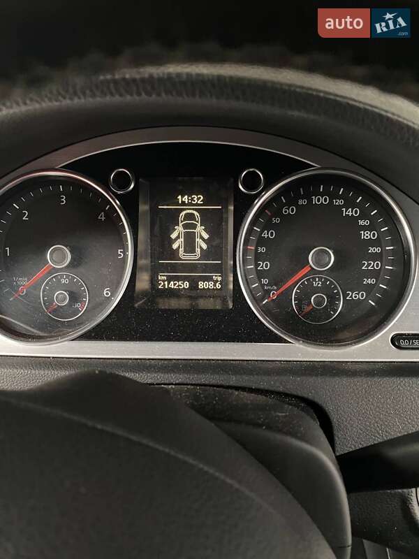 Універсал Volkswagen Passat 2010 в Надвірній