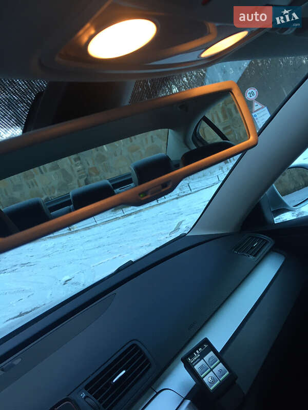 Седан Volkswagen Passat 2010 в Черновцах