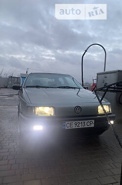 Седан Volkswagen Passat 1989 в Чернівцях