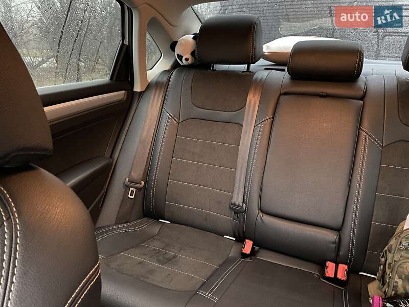 Седан Volkswagen Passat 2016 в Днепре фото 13 Седан Volkswagen Passat 2016 в Днепре