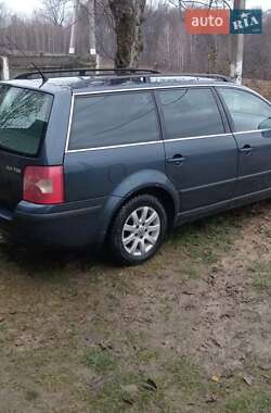 Универсал Volkswagen Passat 2004 в Сторожинце
