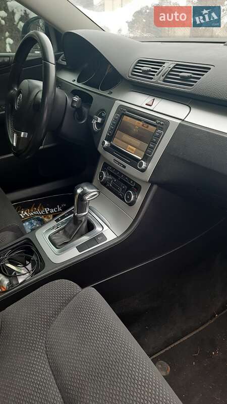 Седан Volkswagen Passat 2010 в Кременчуге