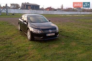 Седан Volkswagen Passat 2014 в Ужгороде