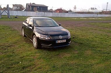 Седан Volkswagen Passat 2014 в Ужгороді
