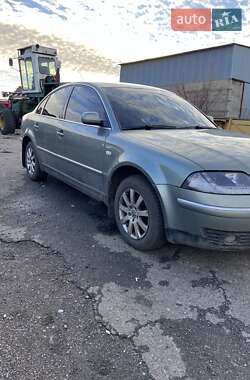 Седан Volkswagen Passat 2003 в Киеве