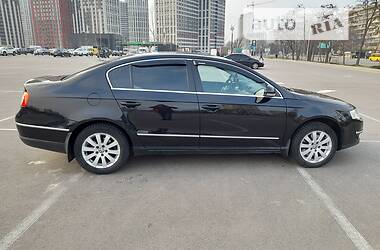 Седан Volkswagen Passat 2010 в Ирпене