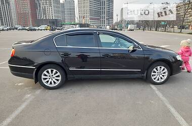 Седан Volkswagen Passat 2010 в Ирпене