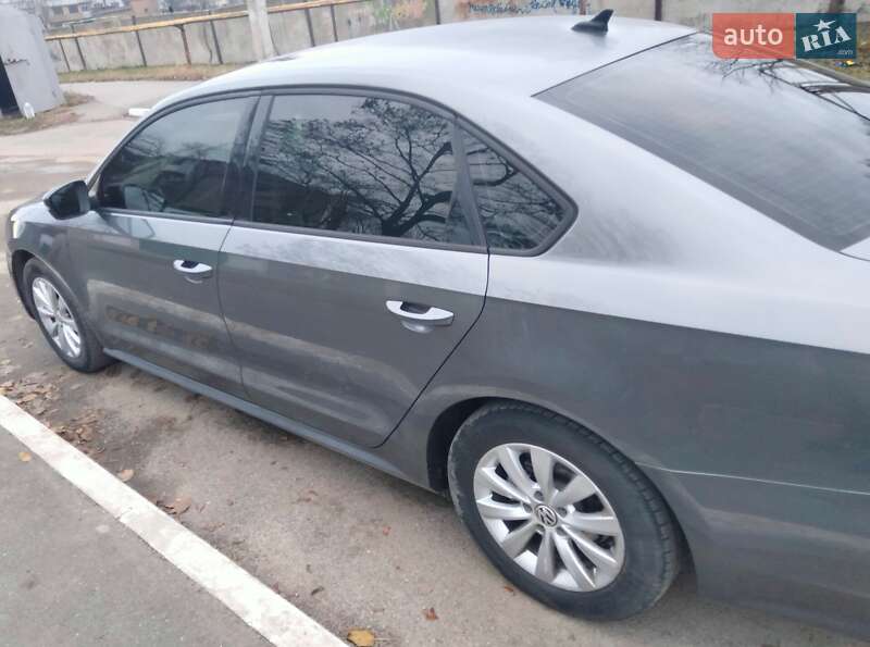 Седан Volkswagen Passat 2014 в Ізмаїлі