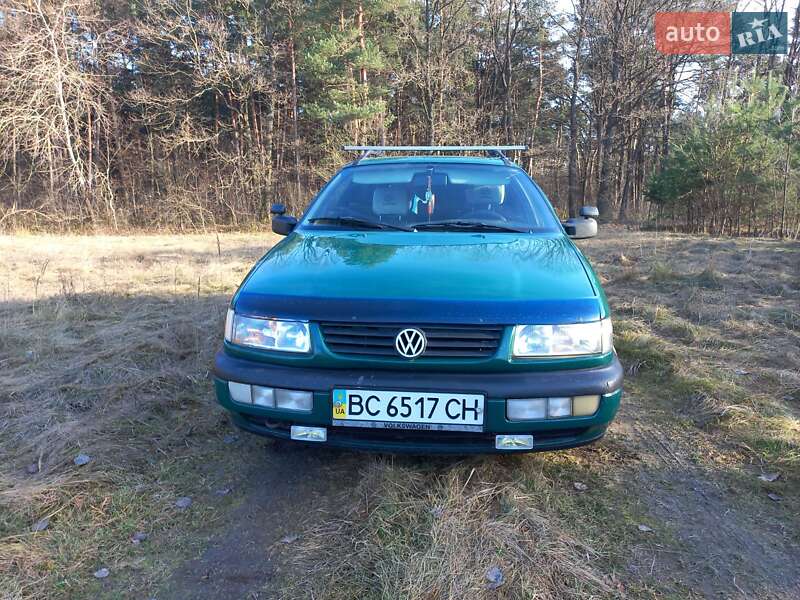 Універсал Volkswagen Passat 1994 в Шептицькому