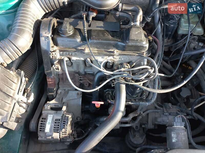 Універсал Volkswagen Passat 1994 в Шептицькому