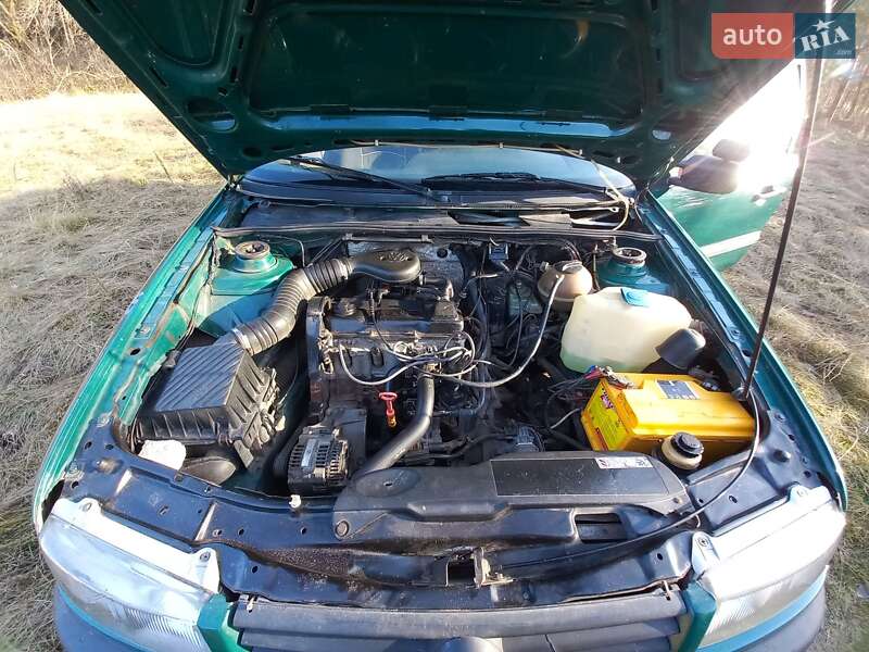 Універсал Volkswagen Passat 1994 в Шептицькому