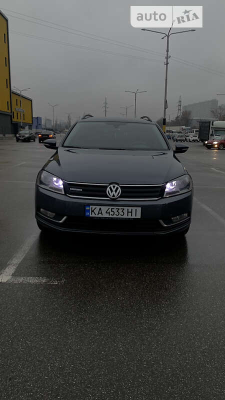 Универсал Volkswagen Passat 2014 в Киеве