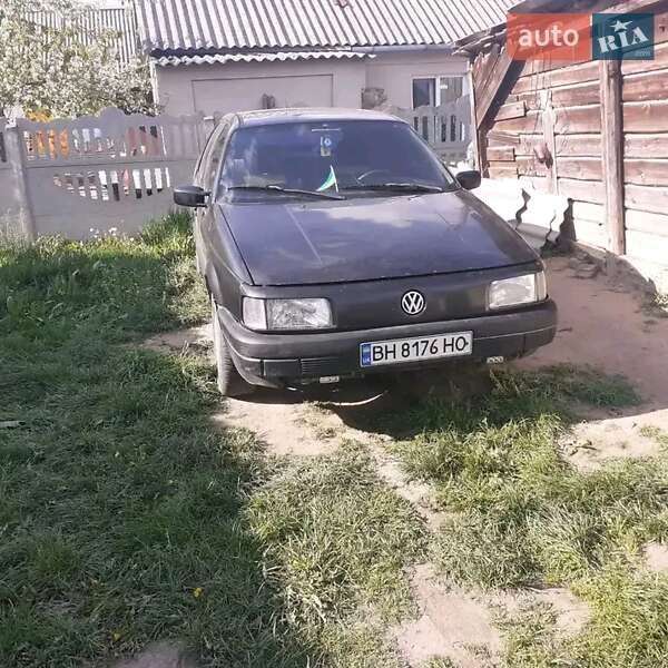 Седан Volkswagen Passat 1989 в Подільську
