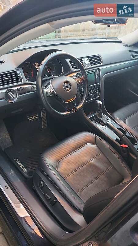 Седан Volkswagen Passat 2016 в Львові