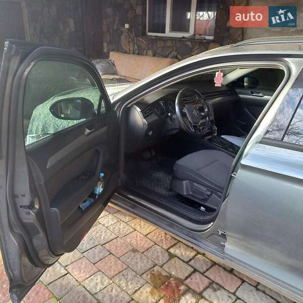 Универсал Volkswagen Passat 2015 в Мукачево