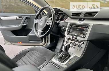 Седан Volkswagen Passat 2012 в Києві