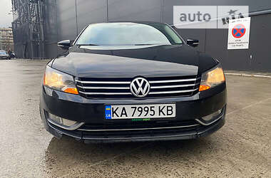 Седан Volkswagen Passat 2012 в Києві