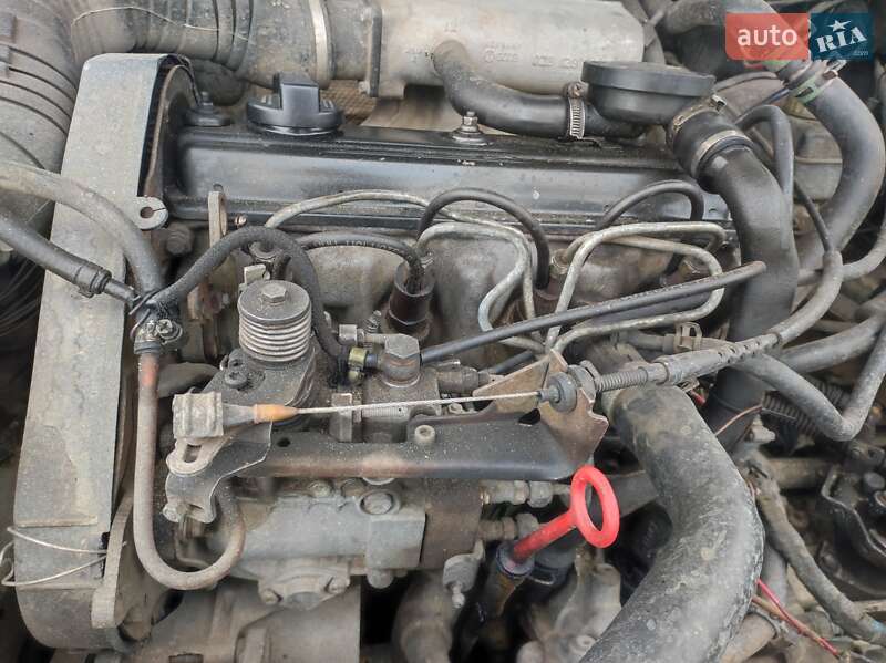 Універсал Volkswagen Passat 1992 в Вараші