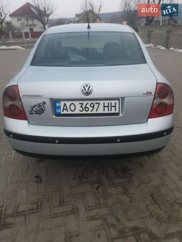 Седан Volkswagen Passat 2001 в Ужгороде