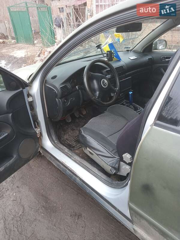 Седан Volkswagen Passat 1998 в Новоукраинке