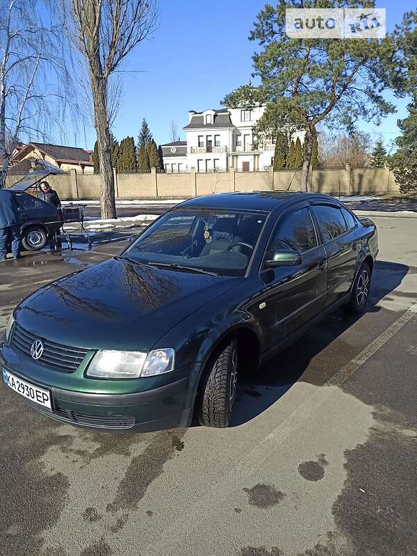 Седан Volkswagen Passat 1998 в Боярке