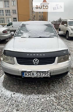 Седан Volkswagen Passat 2000 в Харькове
