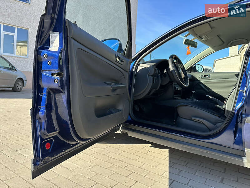 Універсал Volkswagen Passat 2004 в Калинівці