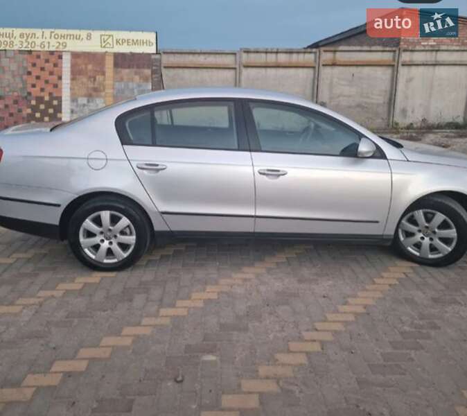 Седан Volkswagen Passat 2005 в Погребище