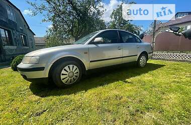 Седан Volkswagen Passat 1998 в Львове