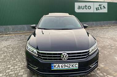 Седан Volkswagen Passat 2016 в Чернігові