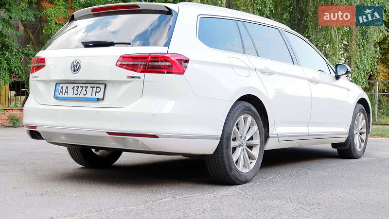 Універсал Volkswagen Passat 2015 в Києві