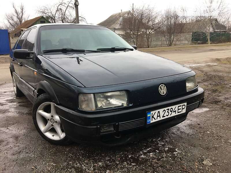 Седан Volkswagen Passat 1993 в Таращі