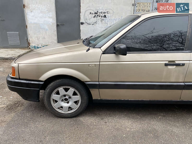 Седан Volkswagen Passat 1989 в Одессе