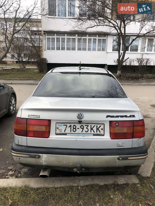 Седан Volkswagen Passat 1995 в Староконстантинове