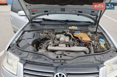 Седан Volkswagen Passat 2001 в 