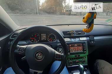 Универсал Volkswagen Passat 2012 в Рахове
