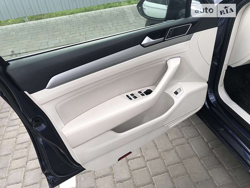 Універсал Volkswagen Passat 2017 в Луцьку