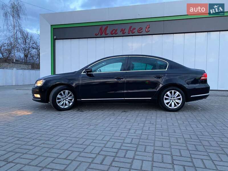 Седан Volkswagen Passat 2014 в Житомирі