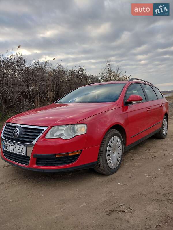 Універсал Volkswagen Passat 2009 в Миколаєві