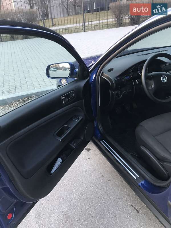 Седан Volkswagen Passat 2002 в Запоріжжі