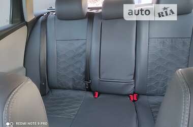 Універсал Volkswagen Passat 2010 в 